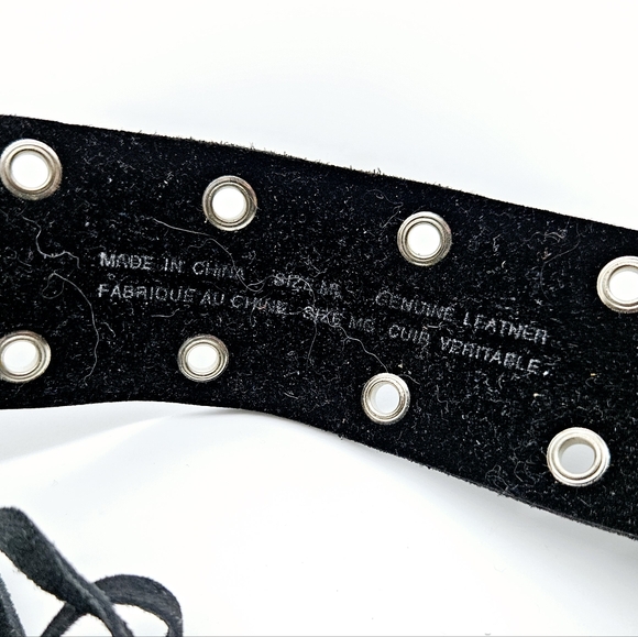 PREMIERE COLLECTION | grommet & fringe leather boho hippie belt - Picture 2 of 3